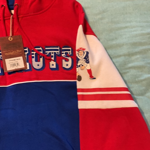 Mitchell & Ness Patriots Pullover Hoodie - Picture 5 of 10